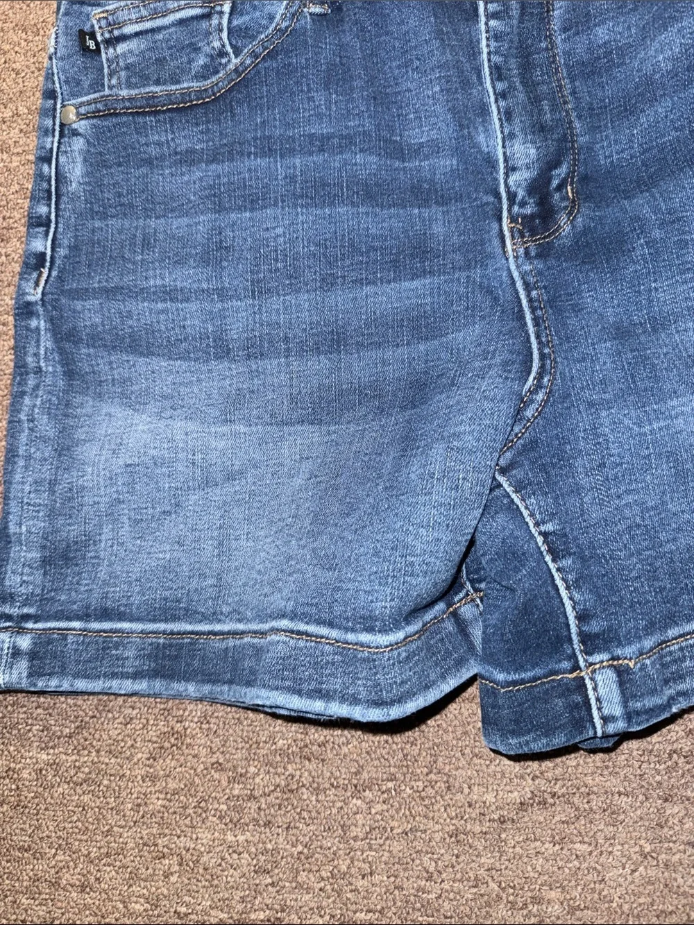 JUDY BLUE Denim Shorts - Medium Blue